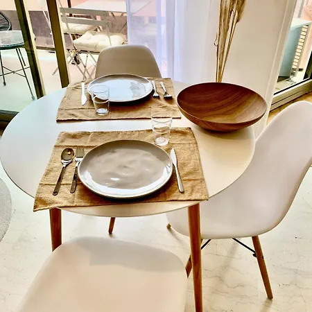 Grand Terrasse Climatise Et Calme Lejlighed *