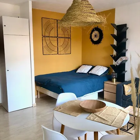 Grand Terrasse Climatise Et Calme Lejlighed